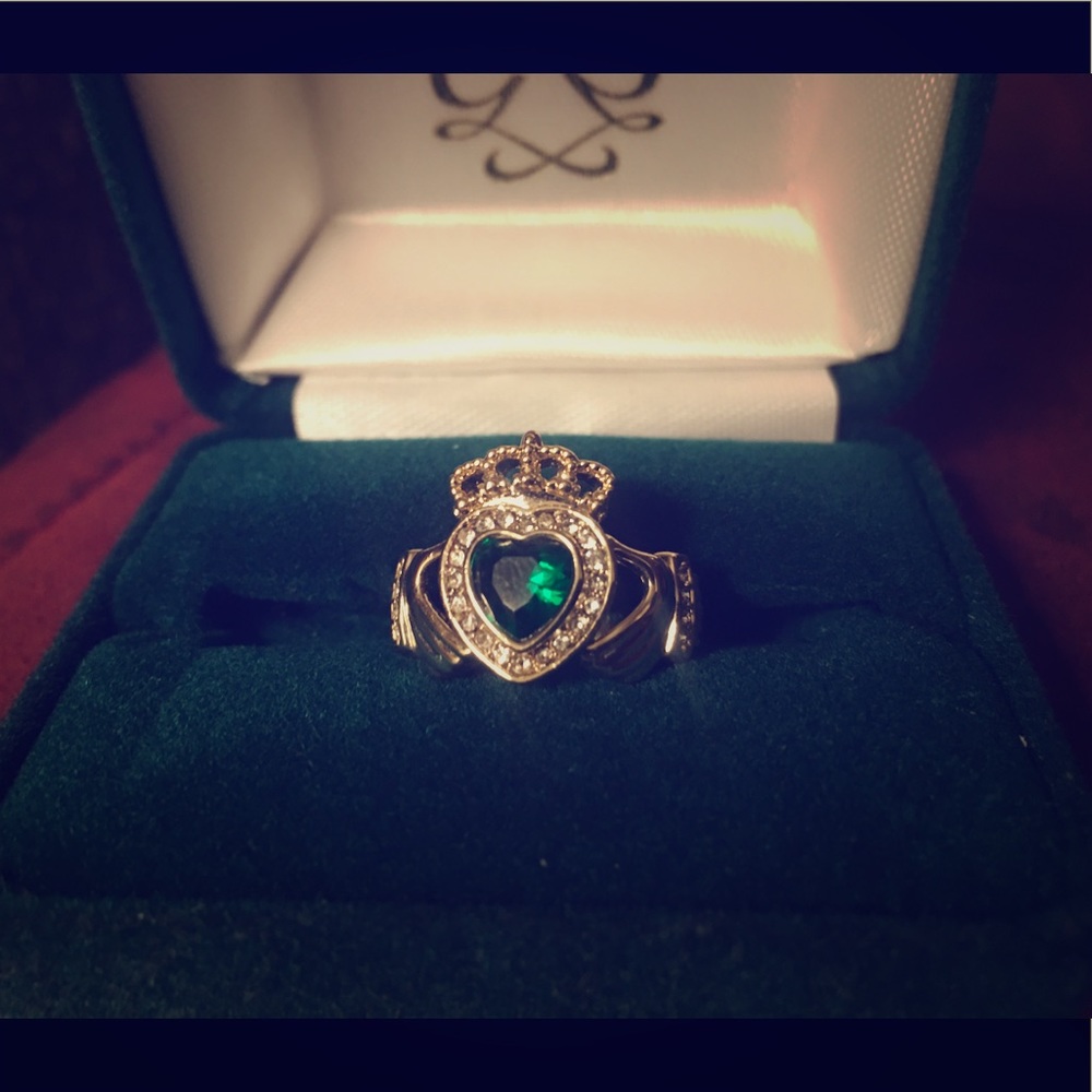 SOLD Clarion-Pell Gold Emerald Claddagh Ring S7
